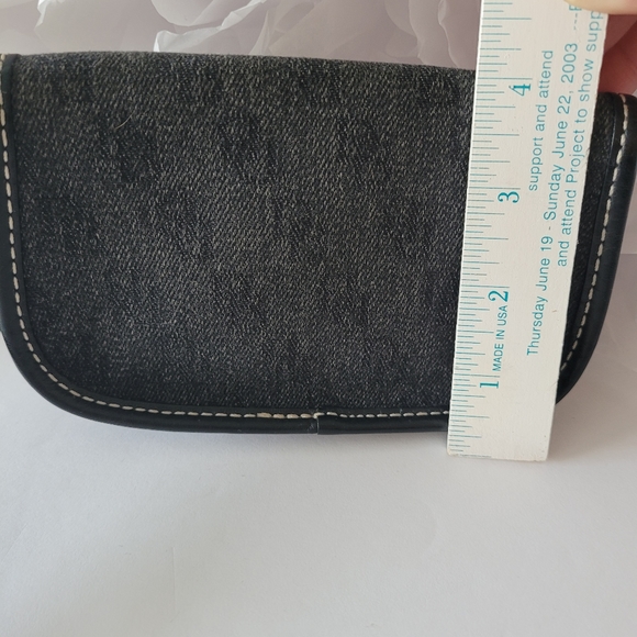 Dooney & Bourke Wristlet - Picture 5 of 8